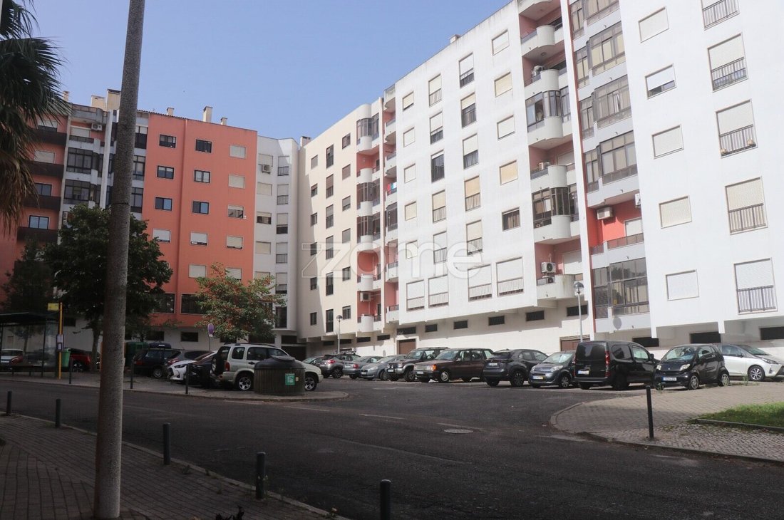Apartment in Alfragide, Lisbon, Portugal 4 - 18622636