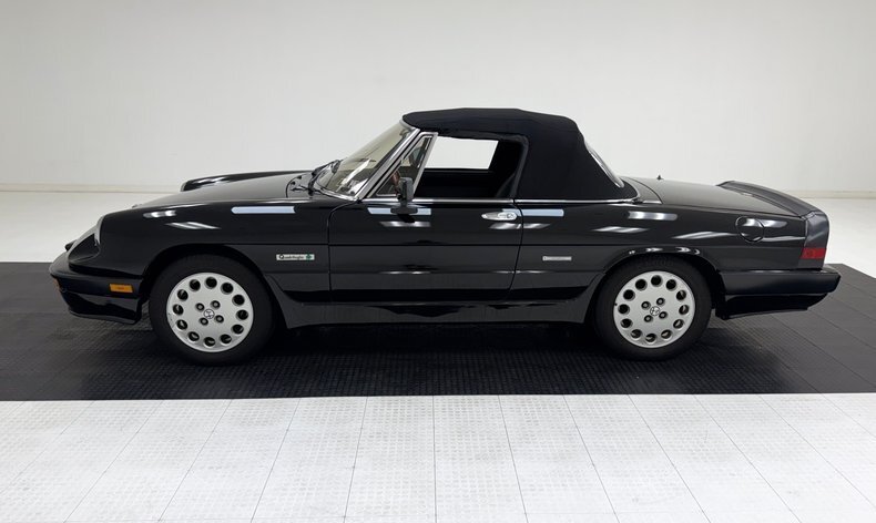 Cabriolet in Morgantown, United States 5 - 18615888