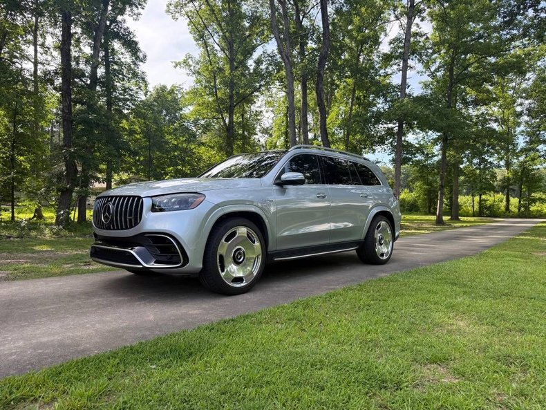 Suv in Glendale, United States 1 - 18620377