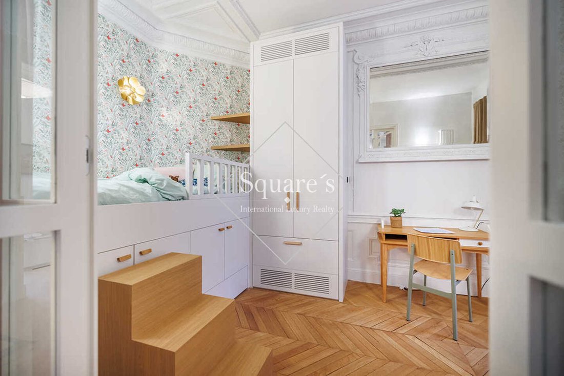 Apartment in Elysées-Madeleine, Paris 8e Arrondissement, Paris 5 - 18622829