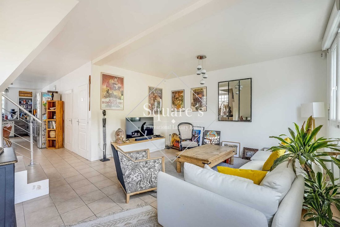 House in Puteaux, Ile-de-France, France 3 - 18622694