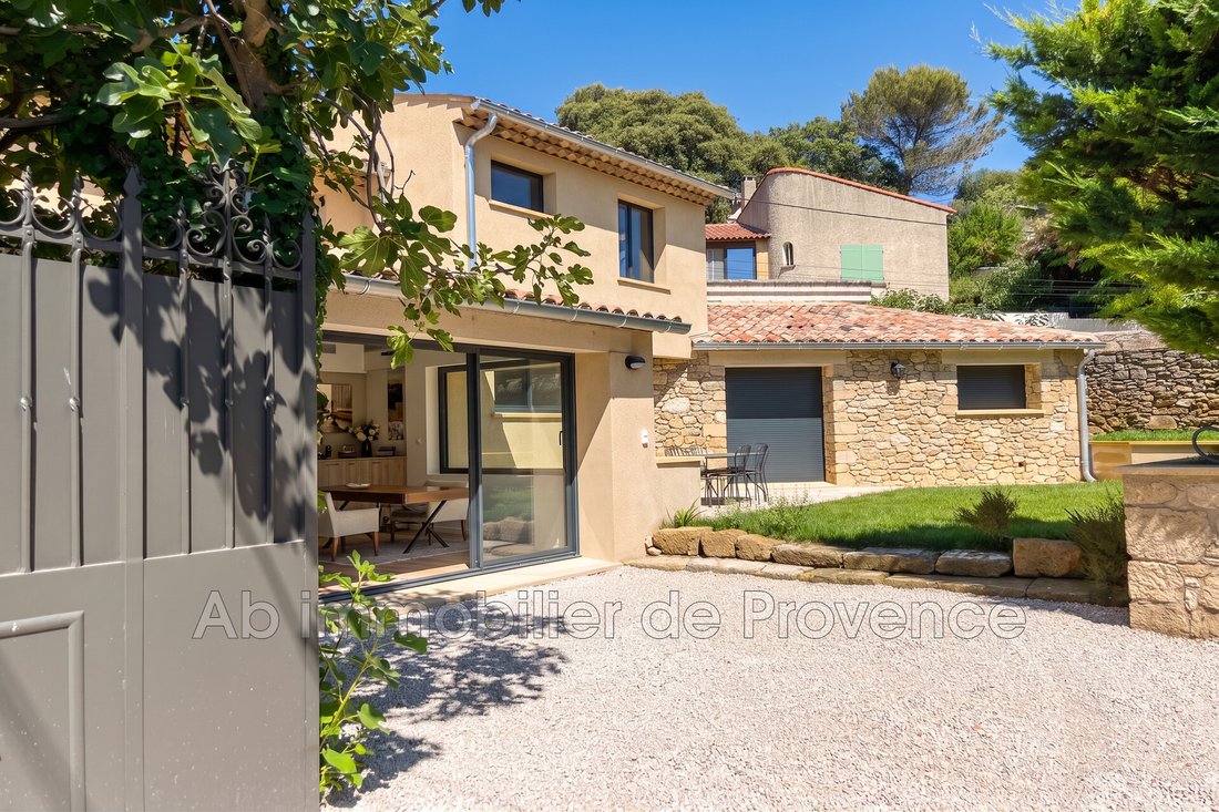 Villa in Rognes, Provence-Alpes-Côte d'Azur, France 1 - 15870647