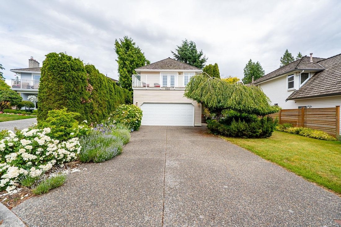 House in Surrey, British Columbia, Canada 2 - 18619805