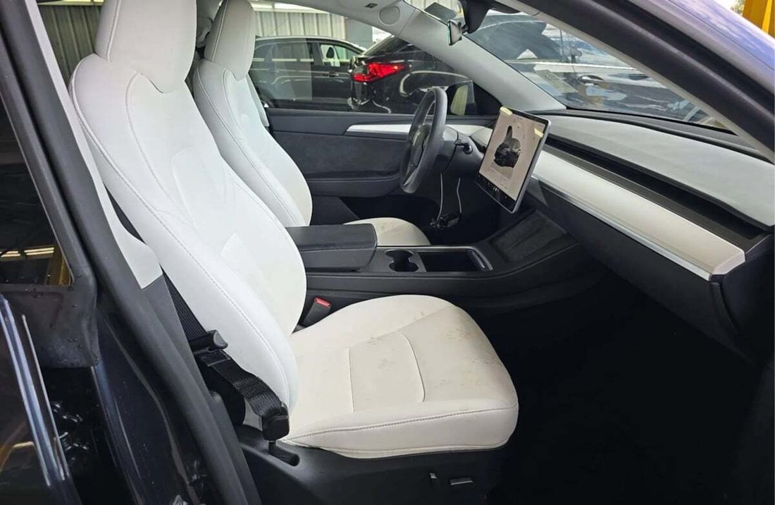 Suv in Newport Beach, CA, United States 2 - 18615870