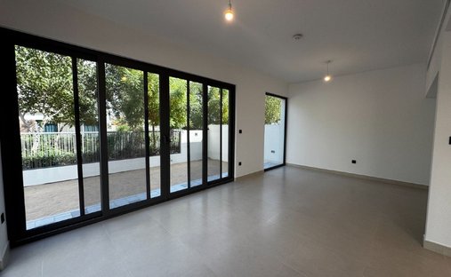 Villa in Tilal Al Ghaf, Dubai, United Arab Emirates 1