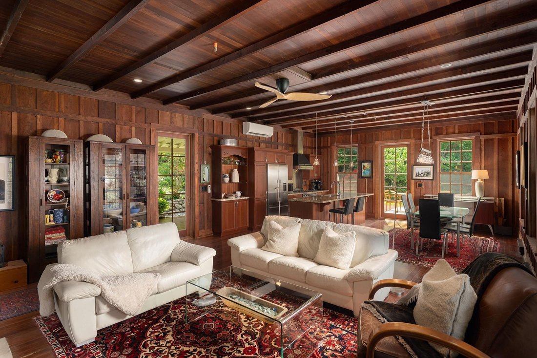 House in Bowen Island, British Columbia, Canada 5 - 18619873