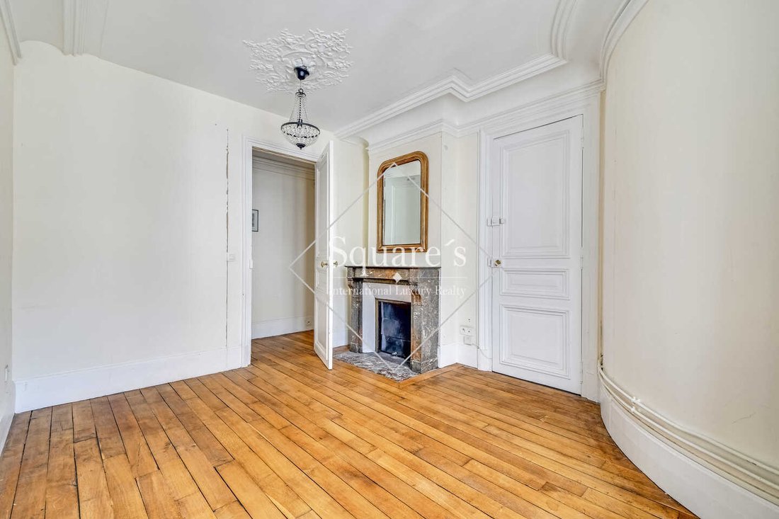 Apartment in La Fourche-Guy Môquet, Paris 17e Arrondissement, Paris 1 - 18622901