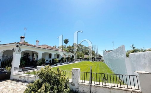 Chalet in El Puerto de Santa María, Andalusia, Spain 1