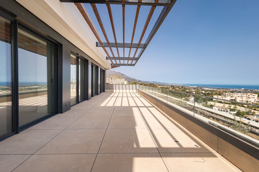 Apartment in La Quinta, Benahavis, Andalusia 4 - 16083720