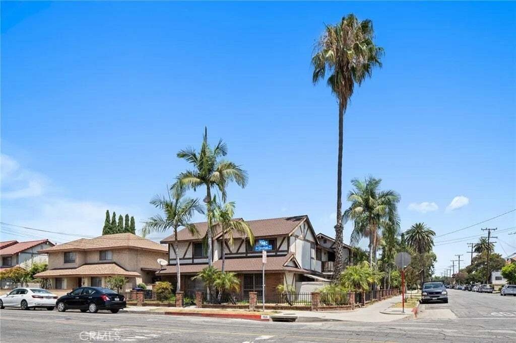 Condo in Monterey Park, California, United States 1 - 18618877