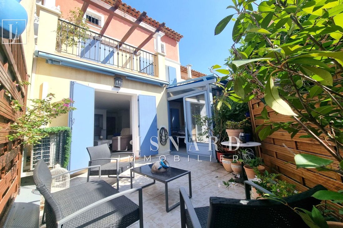 Villa in Gabelle-Courcettes-Les Clos, Vallauris, France 1 - 18615947