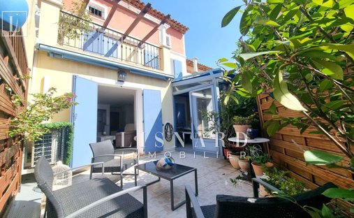 Villa in Gabelle-Courcettes-Les Clos, Vallauris, France 1
