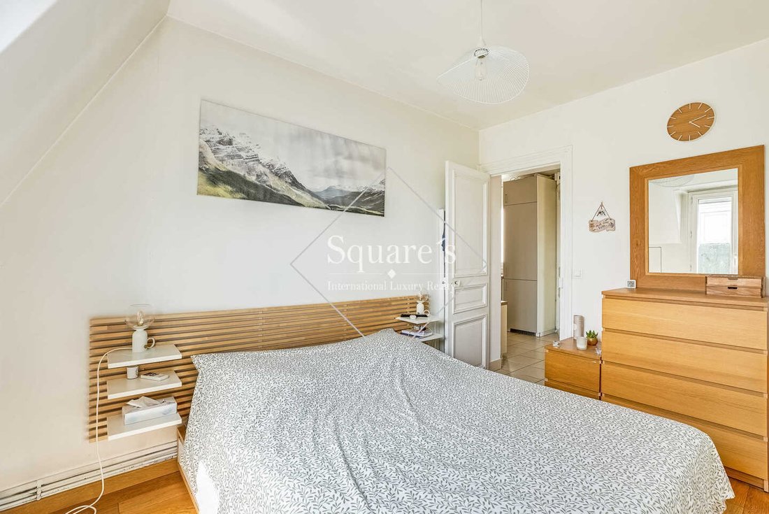 Apartment in Lorette-Martyrs, Paris 9e Arrondissement, Paris 4 - 18622692