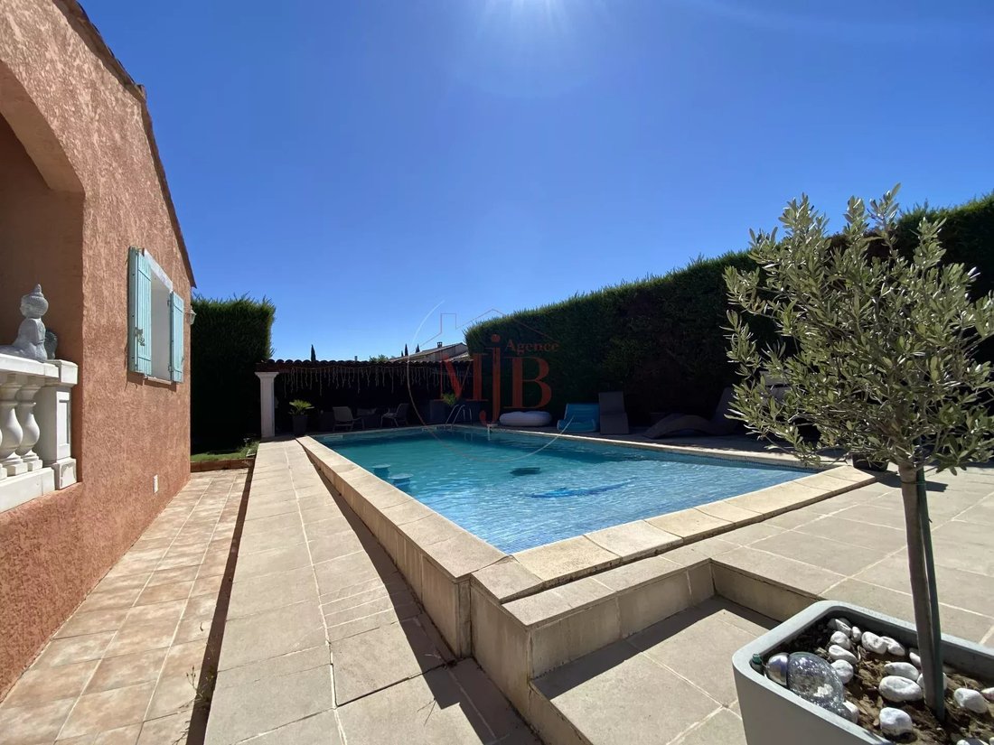 Villa in Châteauneuf-le-Rouge, Provence-Alpes-Côte d'Azur, France 3 - 16970918