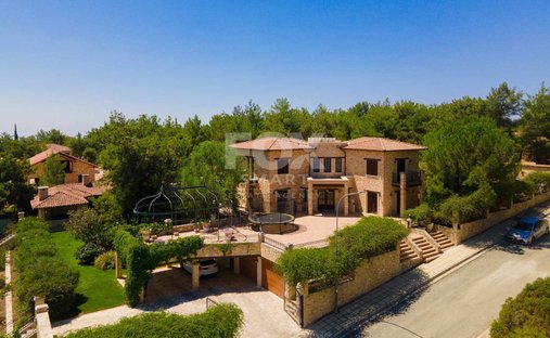 Villa in Souni-Zanakia, Limassol, Cyprus 1