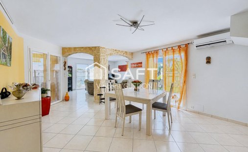 House in Ouest, Le Soler, France 1