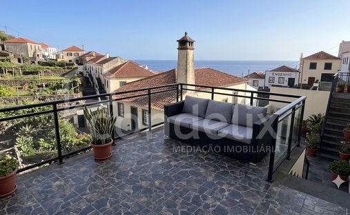 House in Calheta, Madeira, Portugal 1