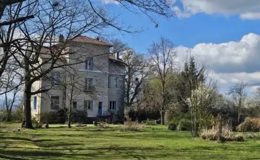 House in Montrond-les-Bains, Auvergne-Rhône-Alpes, France 1
