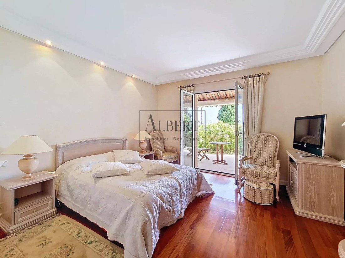 Villa in Brusquet-Retenaou-Devens, Vallauris, France 5 - 15798104