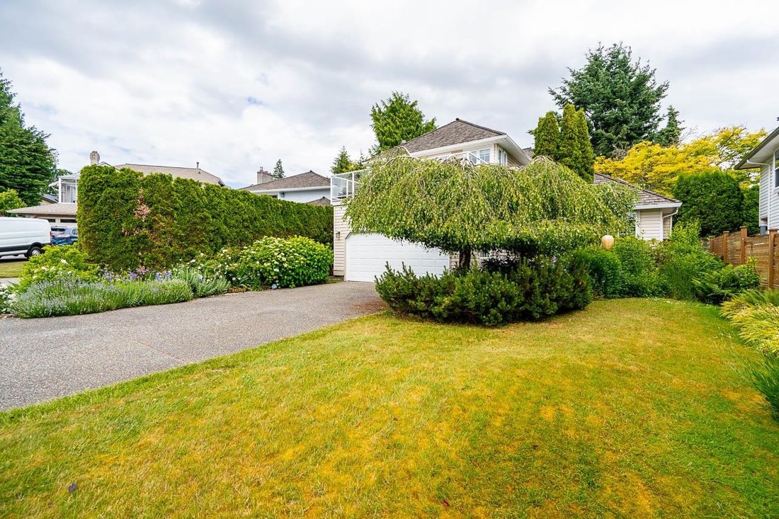 House in Surrey, British Columbia, Canada 3 - 18619805