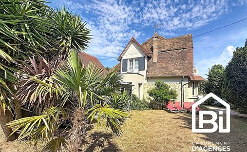 House in Port, Ouistreham, France 1