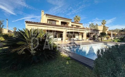 Villa in Fontmerle, Antibes, France 1