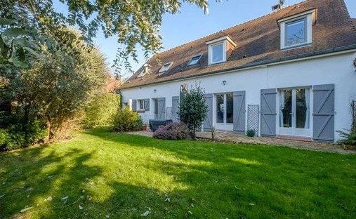 House in Centre Ville, Rueil-Malmaison, France 1