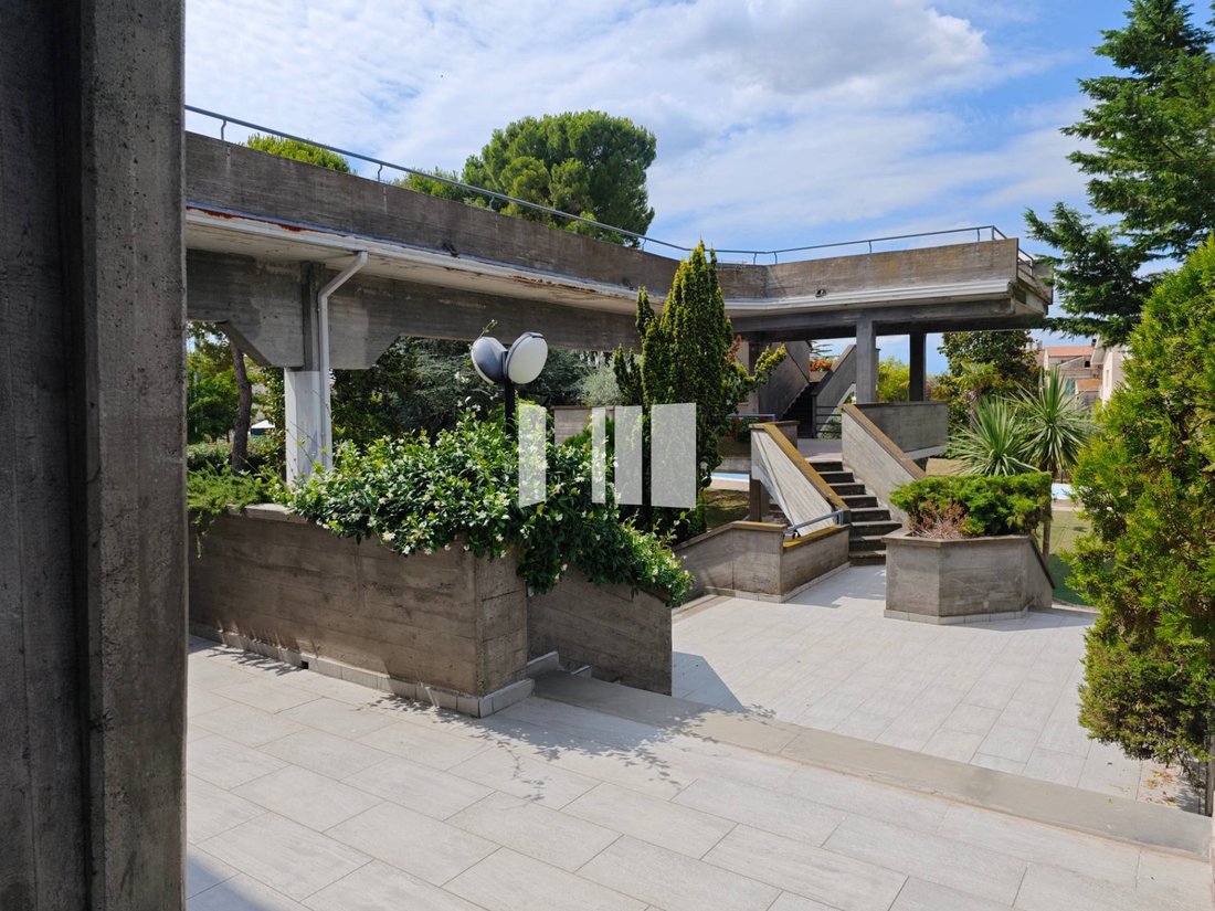 Villa in Mosciano Sant'Angelo, Abruzzo, Italy 3 - 18619549