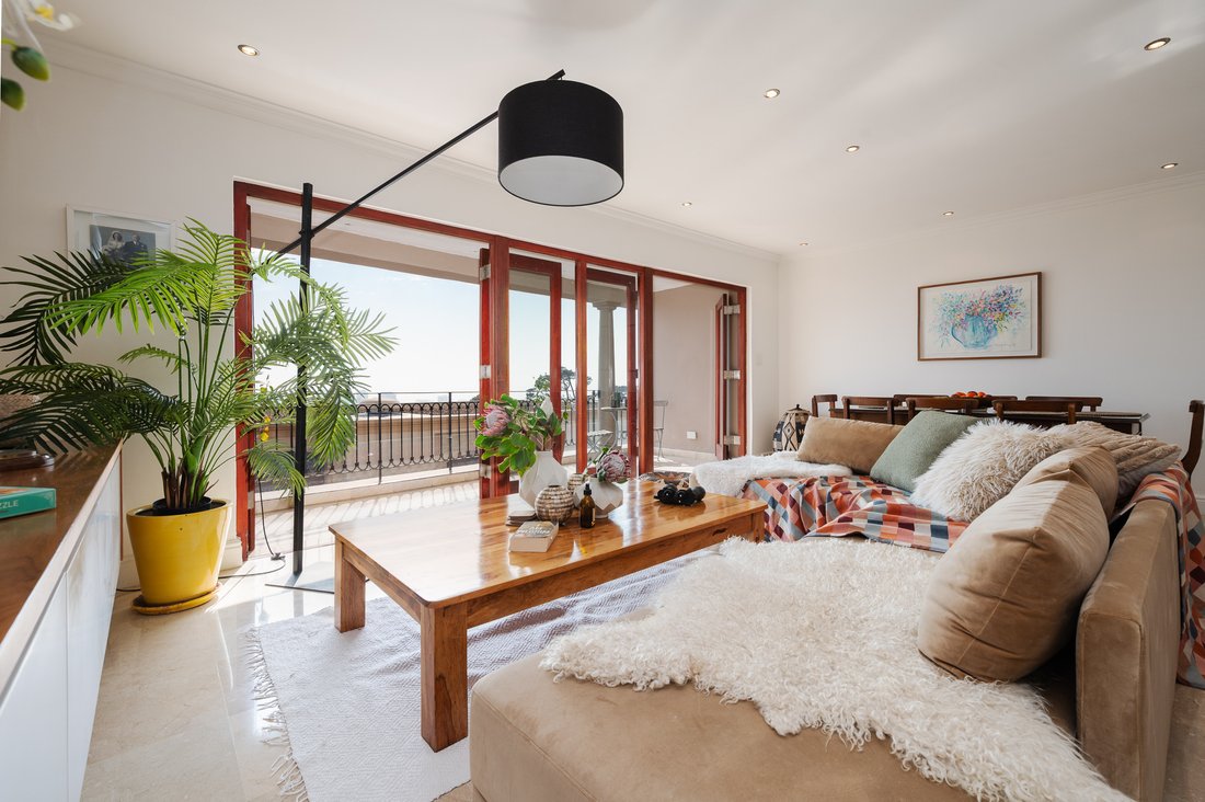 Condo in Oranjezicht, Cape Town, South Africa 1 - 18618020