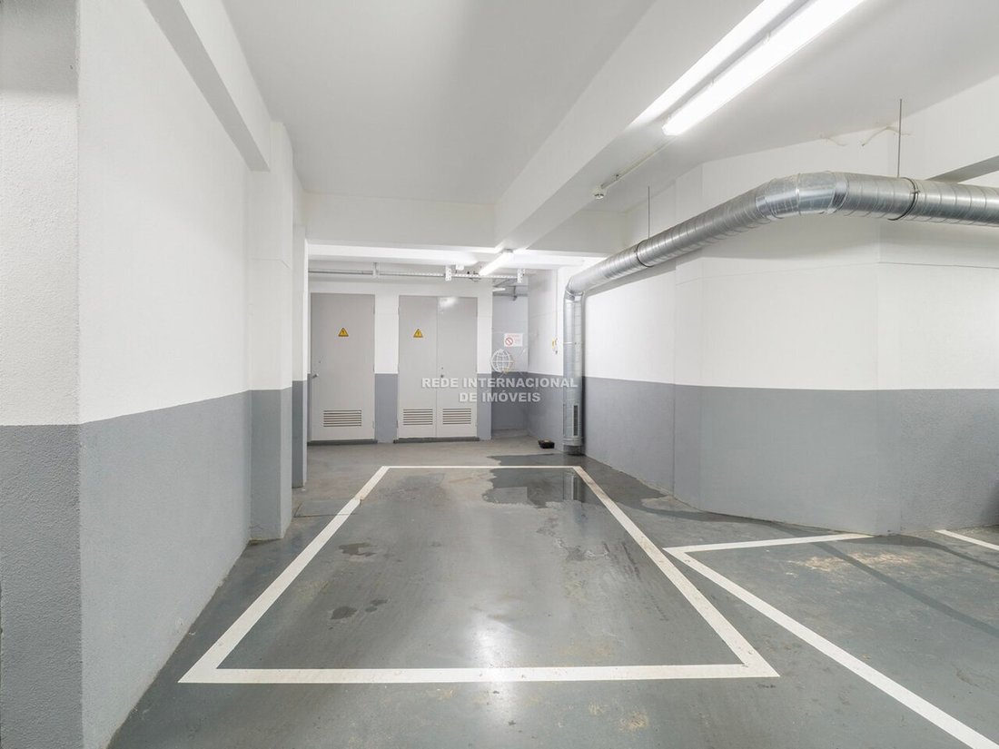 Apartment in Campolide, Lisbon, Portugal 2 - 17500879