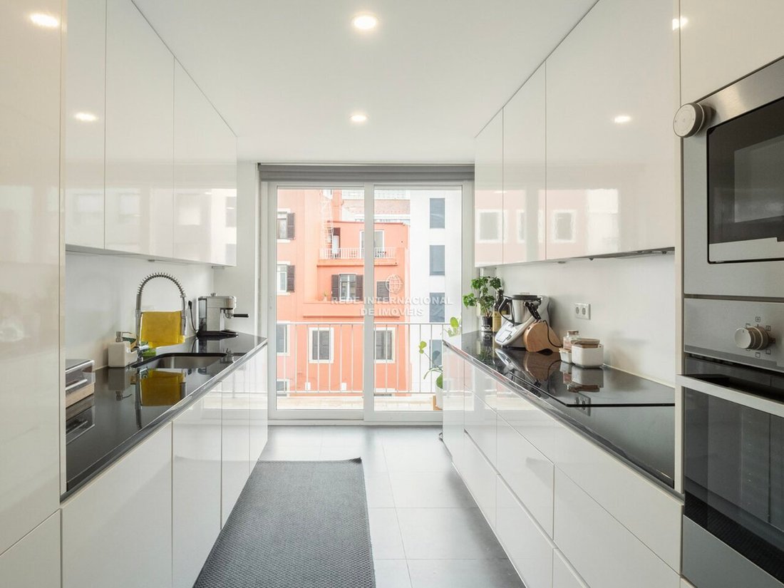 Apartment in Campolide, Lisbon, Portugal 3 - 17500879
