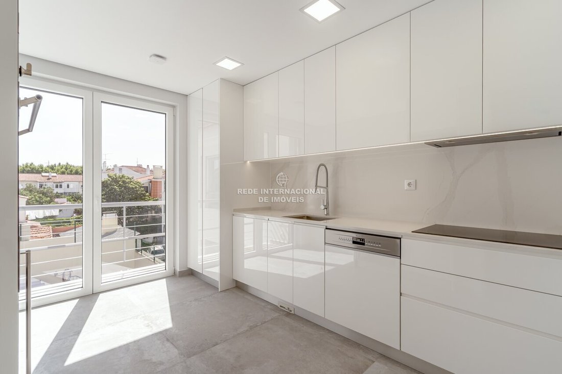 Apartment in Carcavelos e Parede, Lisbon, Portugal 3 - 18208795