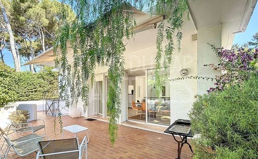 Villa in Fontmerle, Antibes, France 1