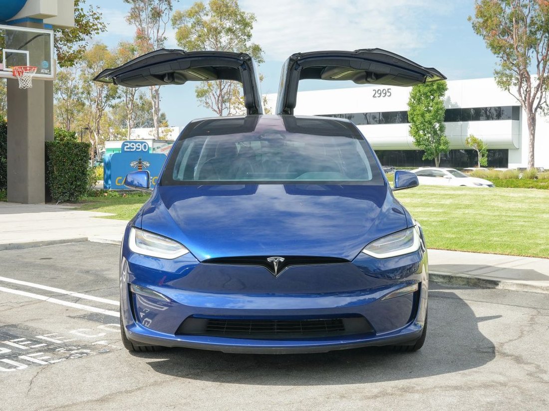 Suv in Costa Mesa, CA, United States 2 - 18472025