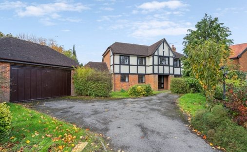 House in Langley Corner, Iver, England 1