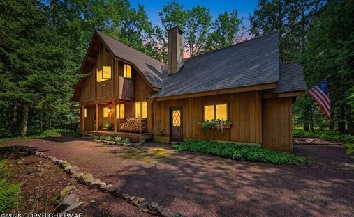 House in Pocono Pines, Pennsylvania, United States 1