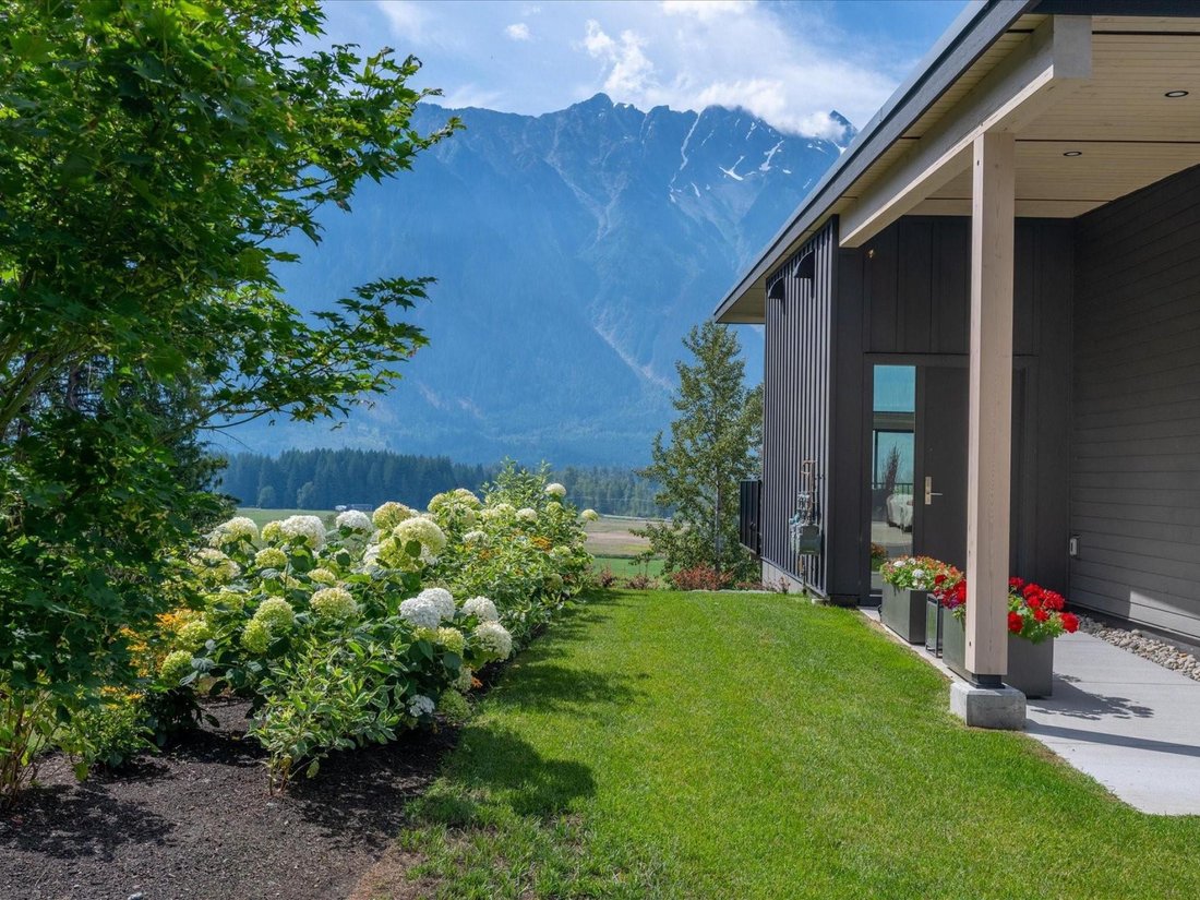 Pemberton, British Columbia, Canada 4 - 18623713