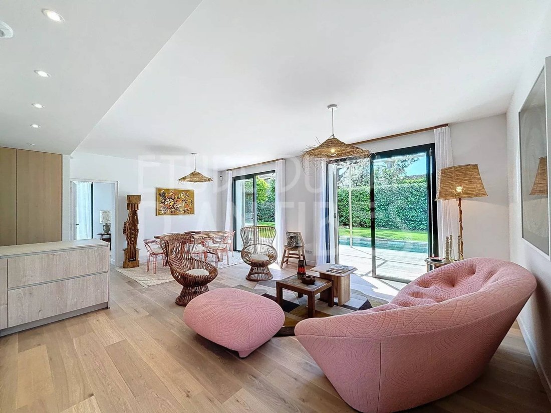 House in Fontmerle, Antibes, France 5 - 15389613