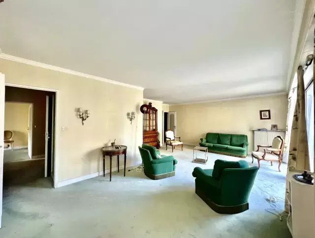Apartment in Domaine National du Château, Versailles, France 4 - 15869183