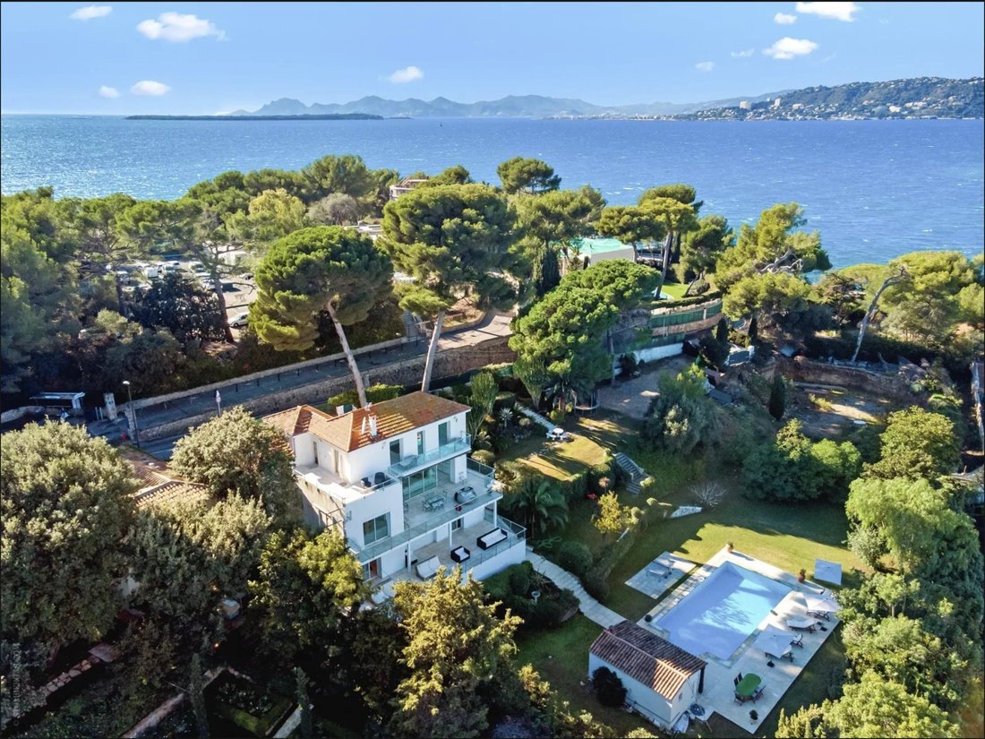 House in Les Cougoulins-Rastines, Antibes, France 1 - 18621893