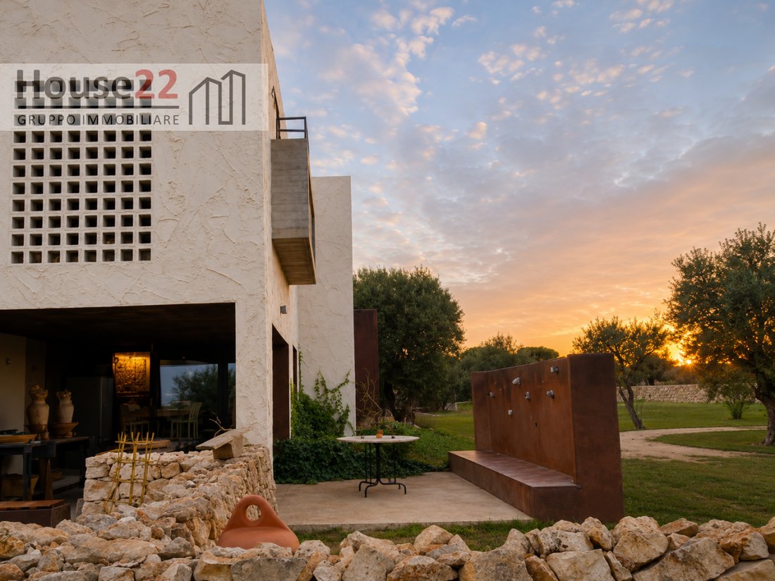 Villa in Center, Brindisi, Apulia 2 - 18619217