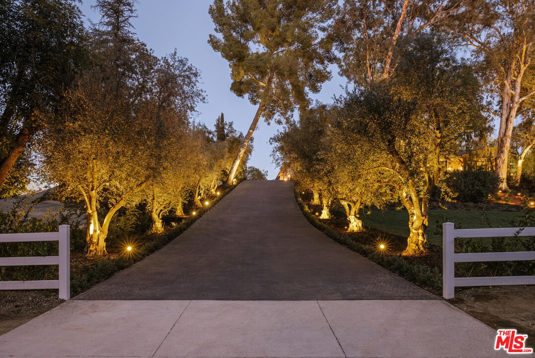 House in Hidden Hills, California, United States 4 - 18619083