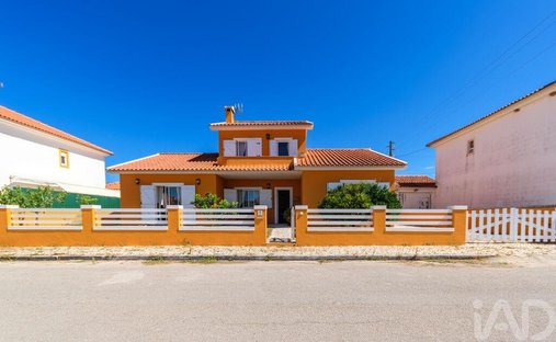 Maison de ville à Alcobaca e Vestiaria, Leiria, Portugal 1