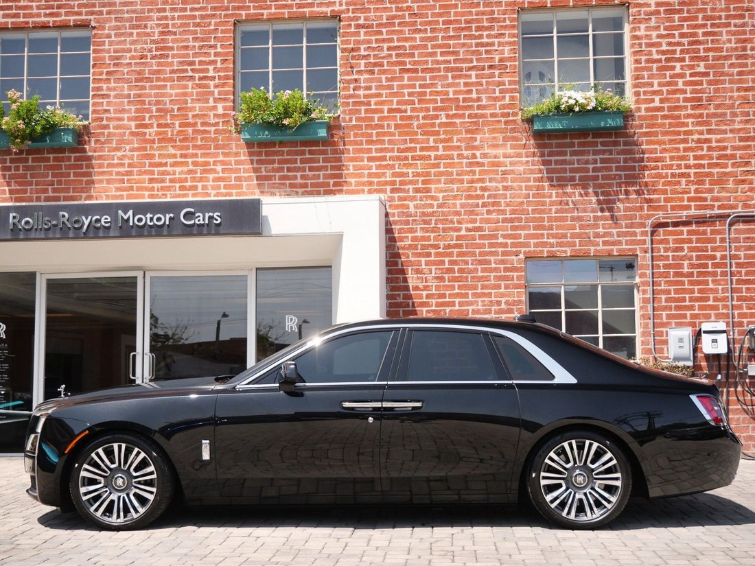 Sedan in Beverly Hills, CA, United States 3 - 18616162