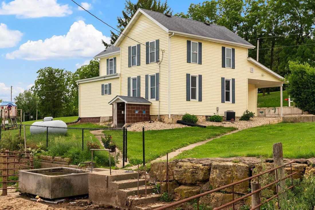 House in Barneveld, Wisconsin, United States 3 - 18618427