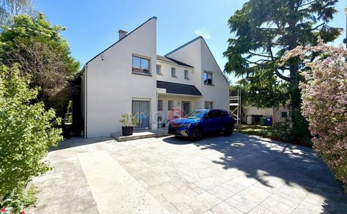 House in Thiers, Le Raincy, France 1