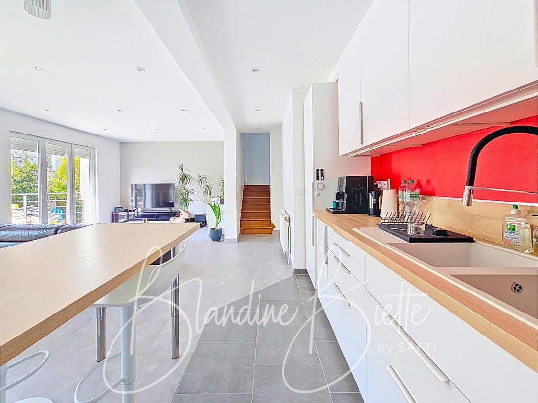 House in Chatou, Ile-de-France, France 5 - 18620844