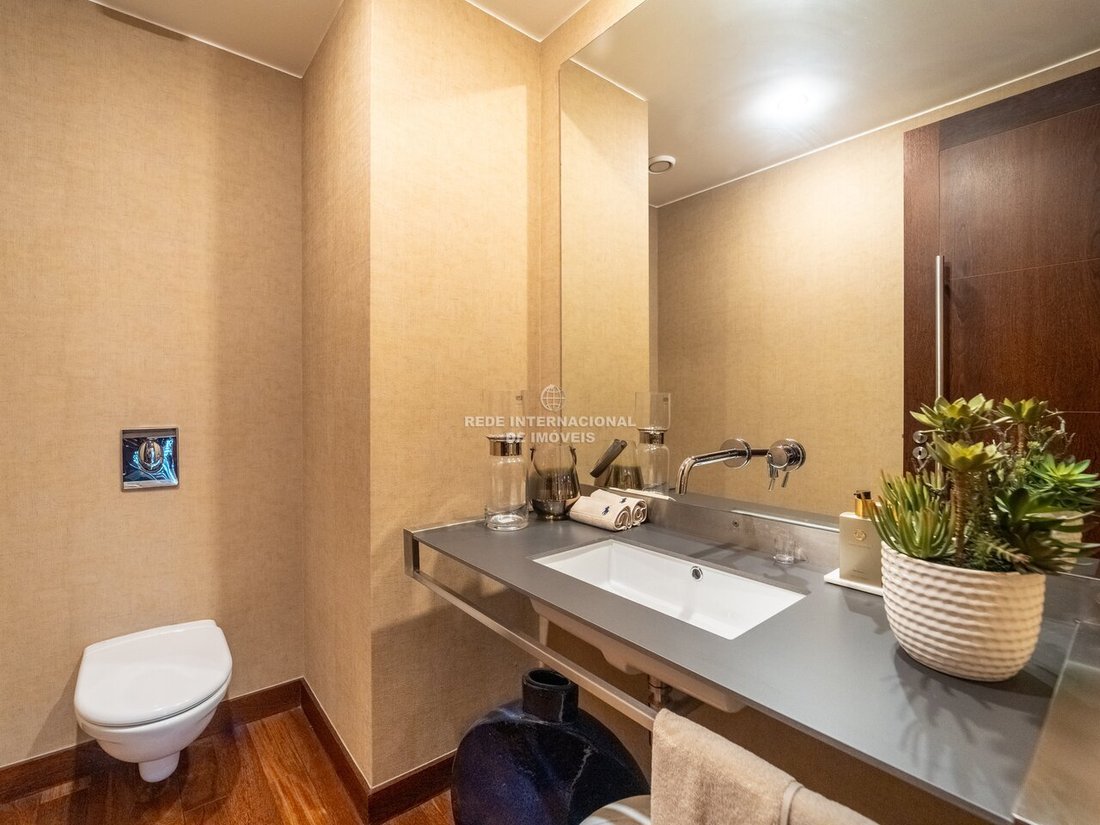 Apartment in Santa Marinha e Sao Pedro da Afurada, Porto District, Portugal 2 - 17500134