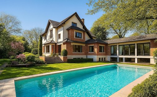House in Saint-Cloud, Ile-de-France, France 1