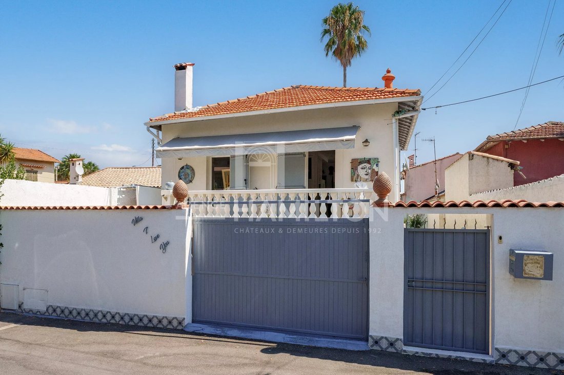 House in Cannes, Provence-Alpes-Côte d'Azur, France 1 - 18622421
